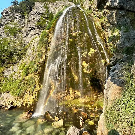 Bliss Garden Retreat Private Near Center 旅馆 Shkodër