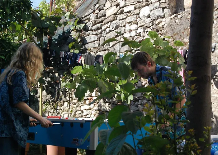 Bliss & Tours بيت شباب