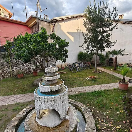 Bliss & Tours Hostel Shkodër