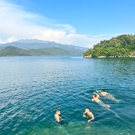 旅馆 Bliss & Tours
