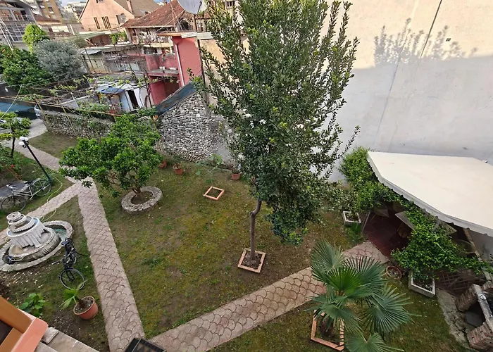 Bliss & Tours * Szkodra