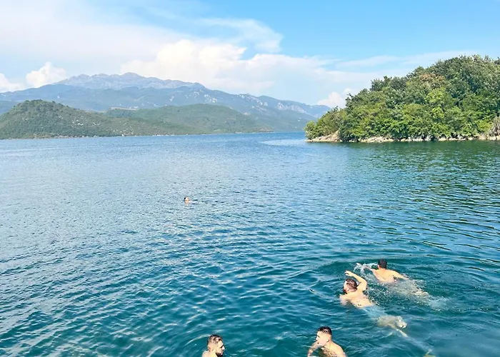 Hostel Bliss & Tours