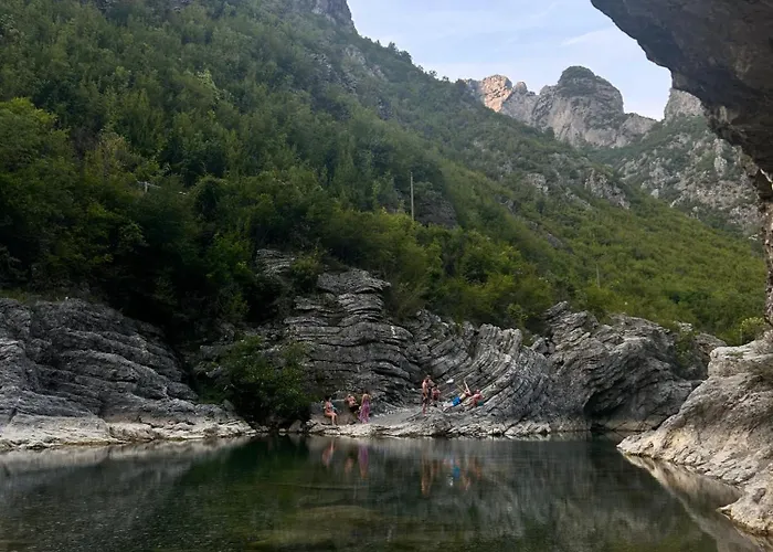 Bliss & Tours Hostel